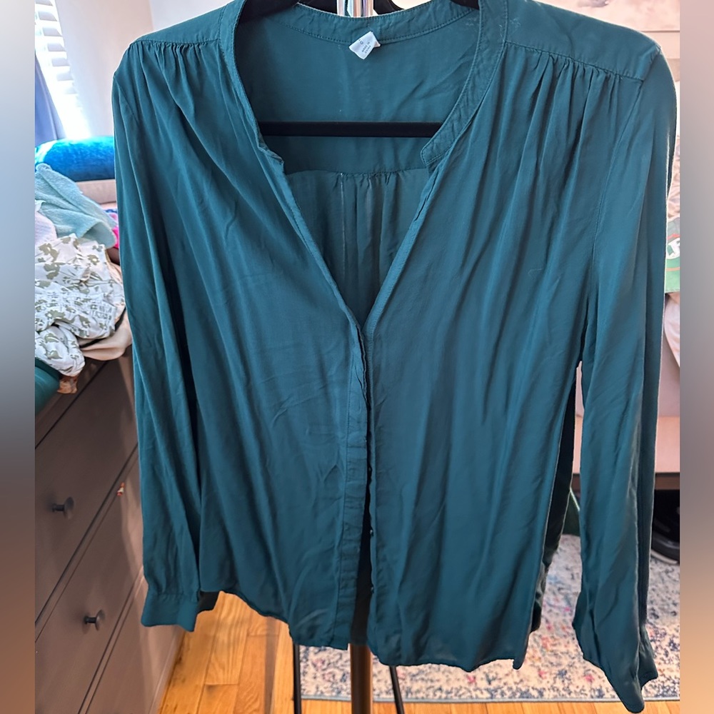 Button up - Picture 1 of 1